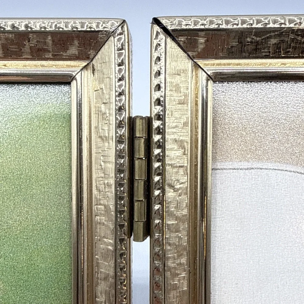 NEW VTG INTERCRAFT 5x7 Tri-Fold Metal Picture Frame Hinged Gold Brass Tone MCM